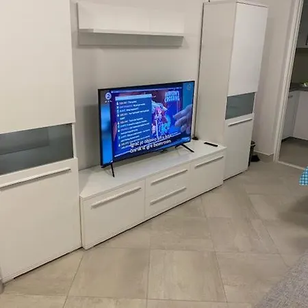 Nede Брела