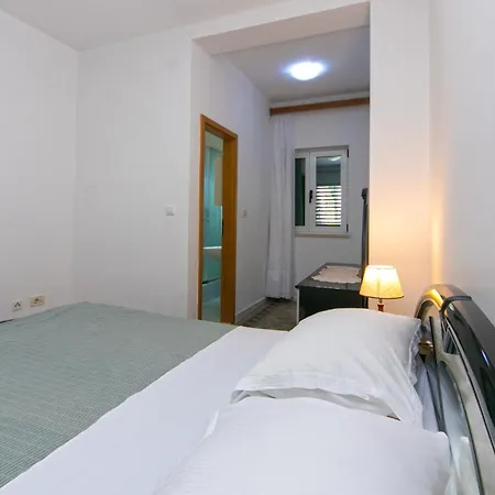 Nede Apartment *